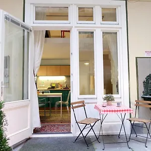 Art & Design Apartment Budapest